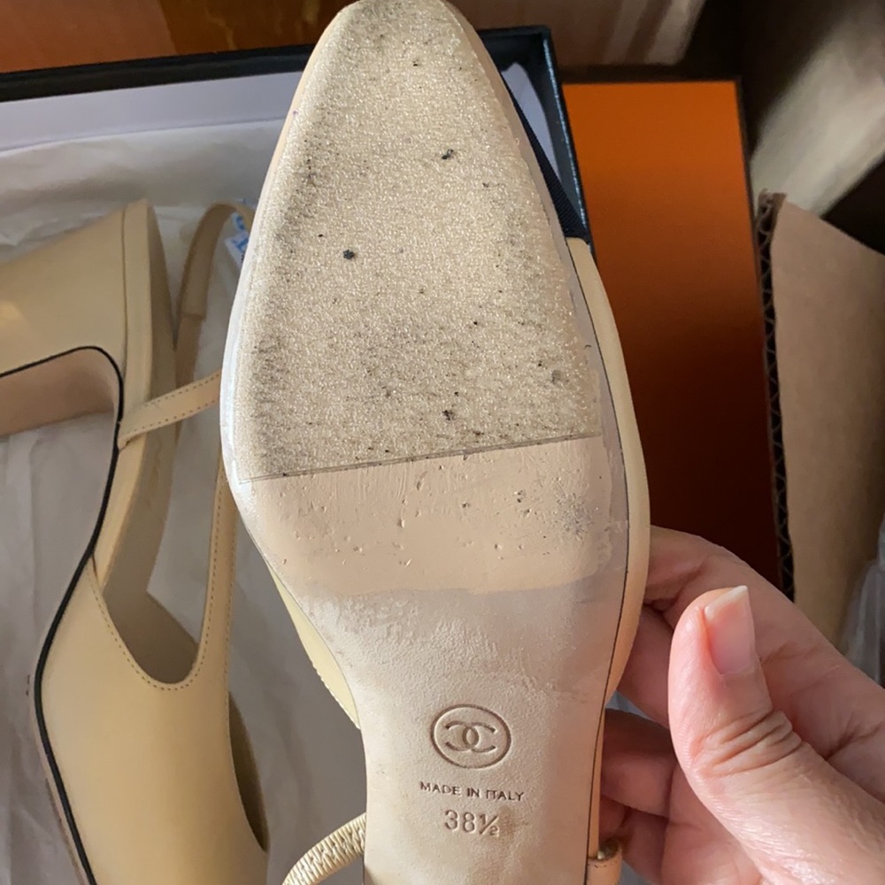 Chanel cap toe beige black slingback pumps heels - Picture 4 of 9